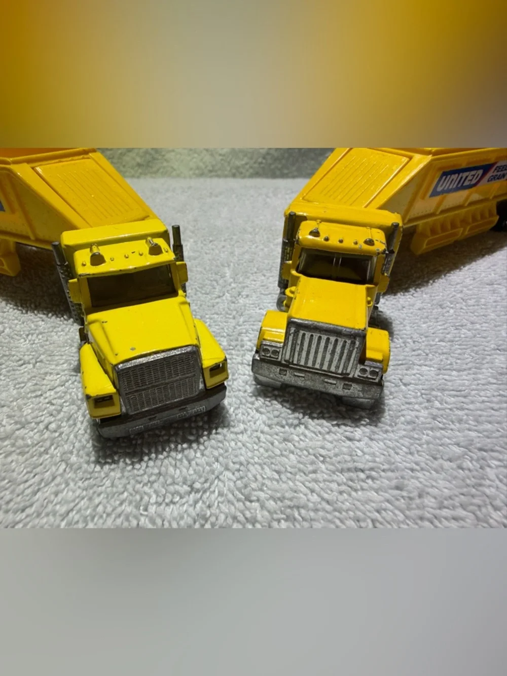 VTG 80s Hot Wheels Steering Rigs Semi-Truck United Feed Grain Trailer GMC Ford